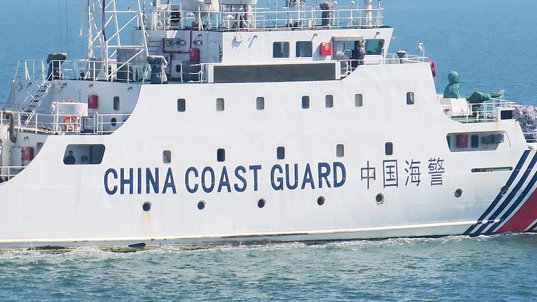 日4艘渔船数艘巡视船非法进入我钓鱼岛领海，中国海警依法驱离