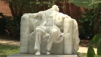 视频丨美国华盛顿一座林肯蜡像“热”化了