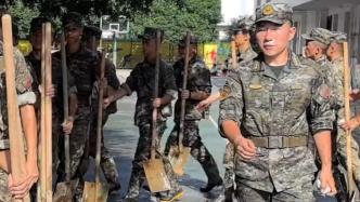 武警官兵在廣西執行災后清淤任務，歸隊時合唱《祖國不會忘記》