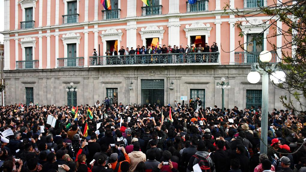 玻利维亚三小时未遂政变：“自导自演”罗生门和政治极化的加剧
