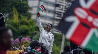 肯尼亚抗议示威延烧：Z世代的愤怒和美国的尴尬时刻