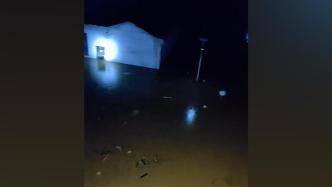 湖南汨罗村民被洪水围困发视频求助：已陆续转移至安全区域