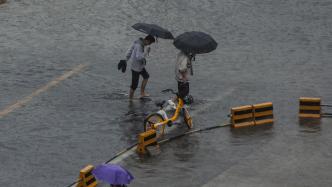 河南郑州8日已持续降雨9小时，累计雨量超110毫米