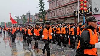 持续强降雨致南阳多地发生洪涝灾害，千余名武警出动救援