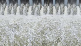 河南33座大中型水库超汛限水位，当地开展联合调度有序泄洪