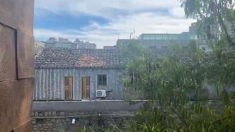 福州一名民宿老板為因臺風“格美”滯留的旅客免費提供住宿