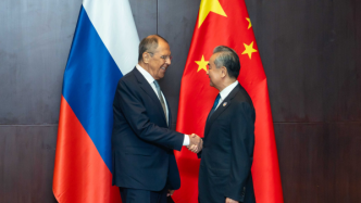 王毅会见俄外长，拉夫罗夫：祝贺中方推动签署《北京宣言》