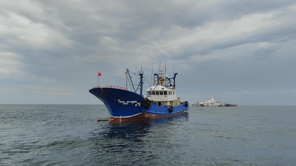 渔船非法捕捞3200余公斤，被上海崇明海警局查获