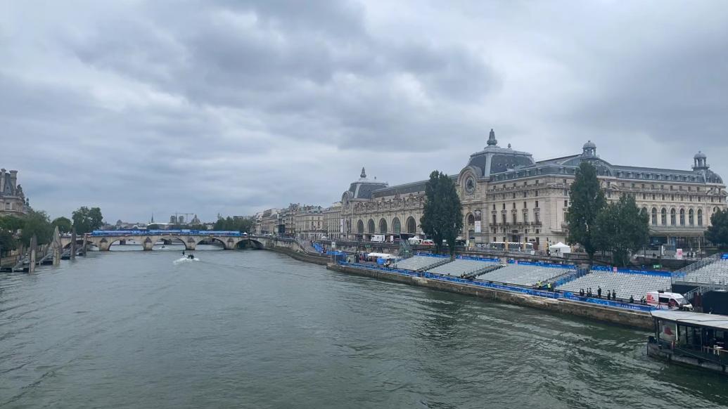 巴黎奥运会即将开幕：记者塞纳河畔citywalk，松弛感扑面而来