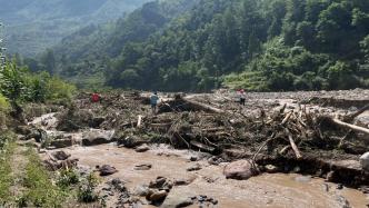 汉源山洪致灾启示：支流与公路交错引风险，下游建房贴近河谷