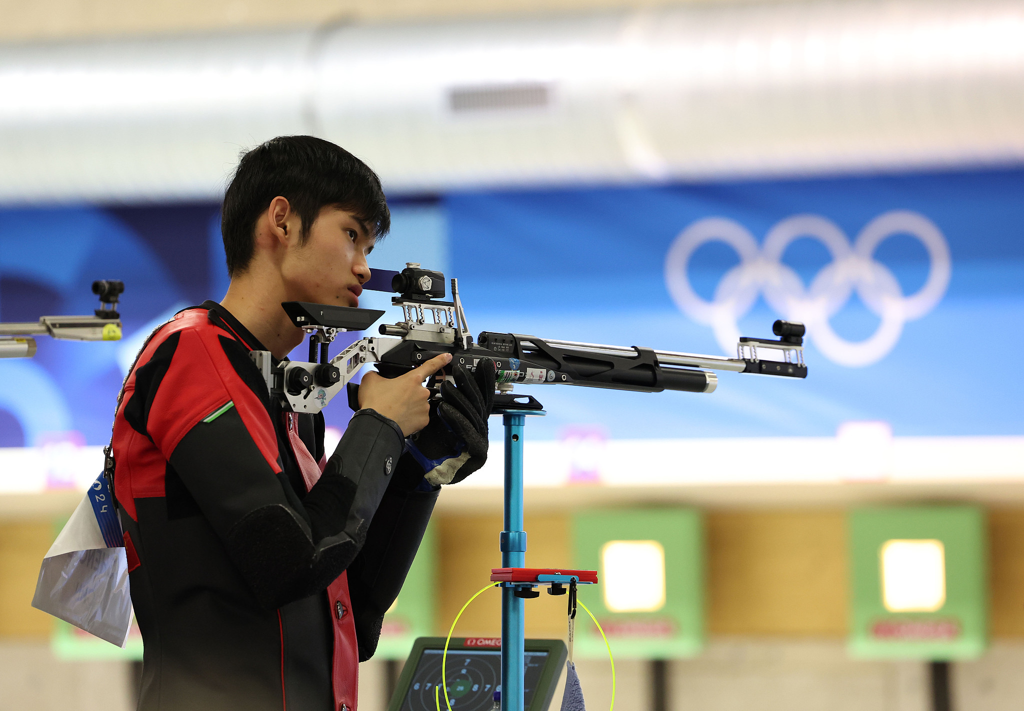 第五金！盛李豪男子10米气步枪夺冠，实在太稳了