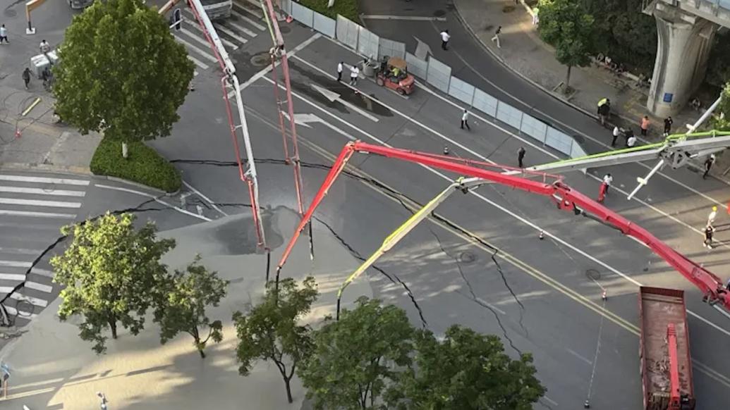 武汉市回应地铁施工致路面沉降：据现场监测周边建筑物安全稳定
