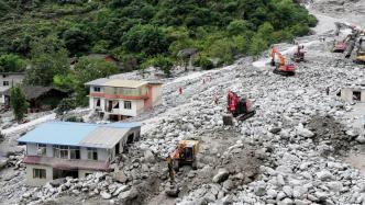 四川康定山洪泥石流已致9人遇難，18人失聯