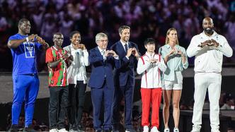 奥运头条｜孙颖莎作为亚洲代表登台闭幕式，美国女篮八连冠