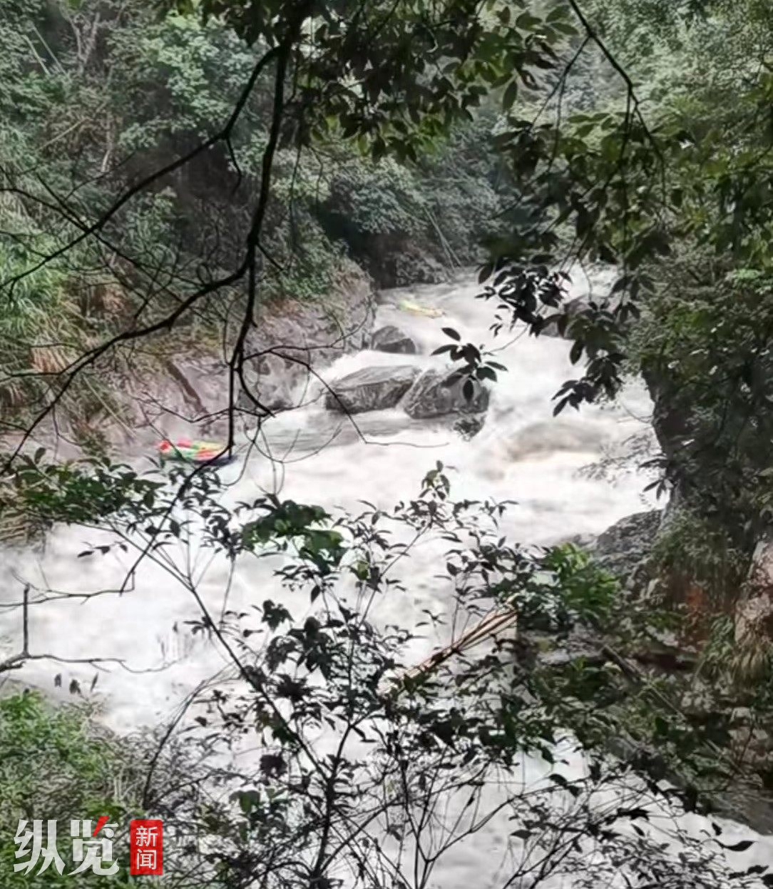 怎么投稿大象新闻视频教程-江西武功山景区一游客玩漂流时遇难，当晚景区发布停漂公告