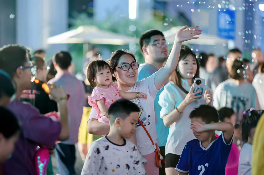 每日客流8000+，上海徐汇这个夜市有“最听劝的主办方”