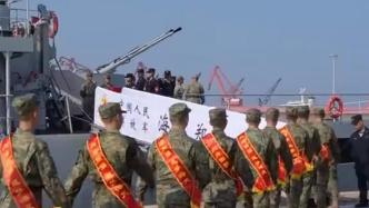 羨慕了！大一新生坐軍艦去上學