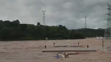 辽宁葫芦岛暴雨4个村通信中断失联，建昌全县停工停产