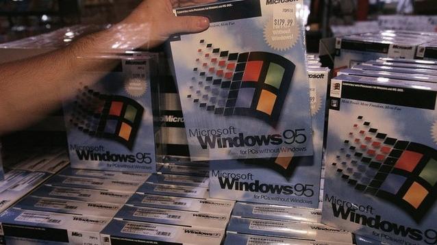 历史上的今天｜1995年8月24日：微软发行Windows 95操作系统