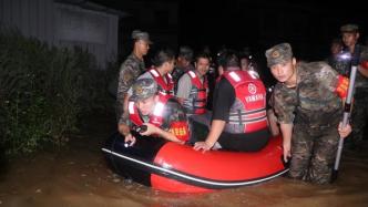 廣西崇左：臺風“摩羯”影響河水暴漲，武警晝夜奮戰轉移受災群眾