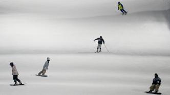 城事｜全球最大室内雪场在魔都开业，警告游客慎入专业雪道