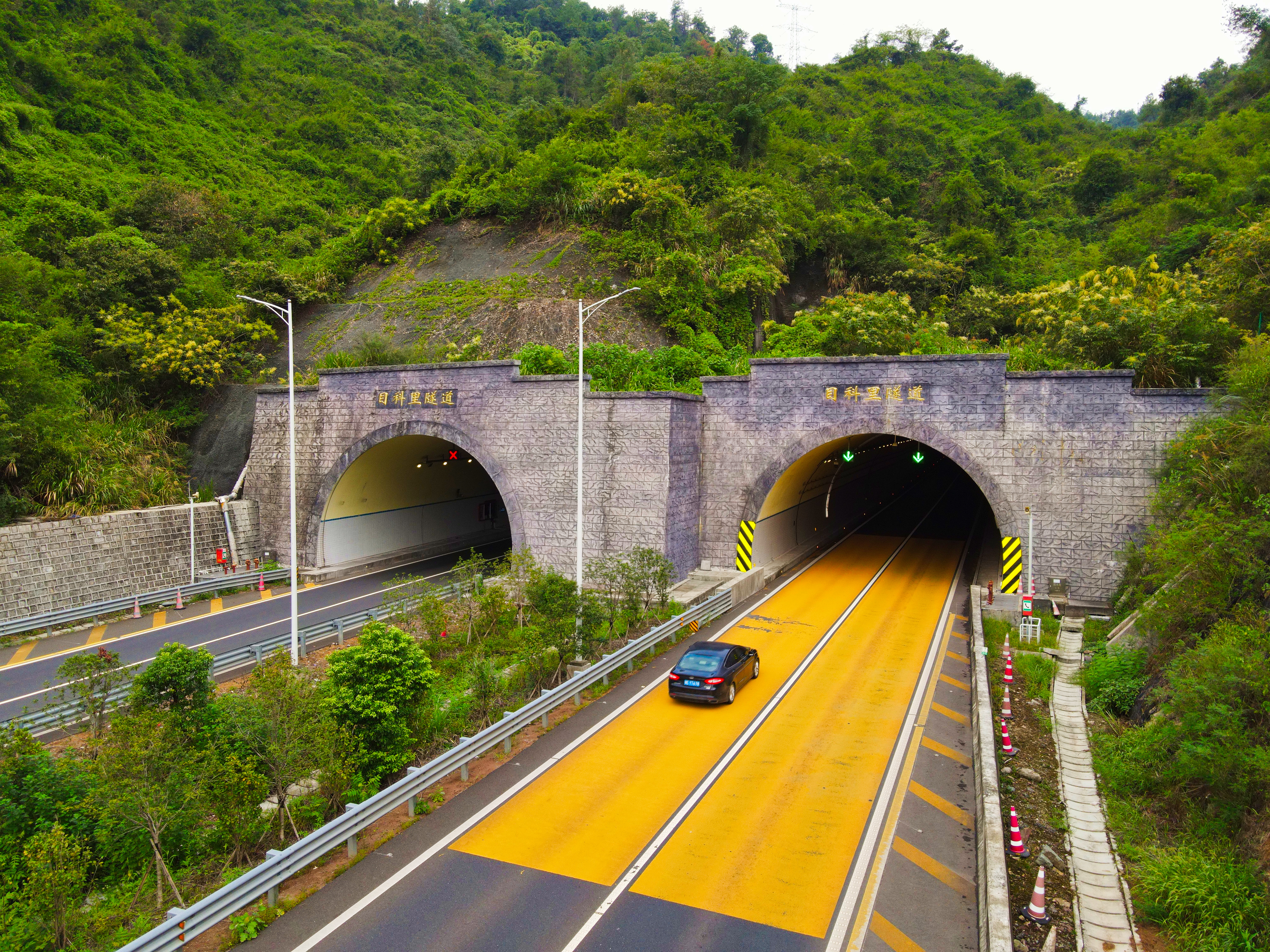 浙江省首个高速公路隧道智能照明系统投用  第1张