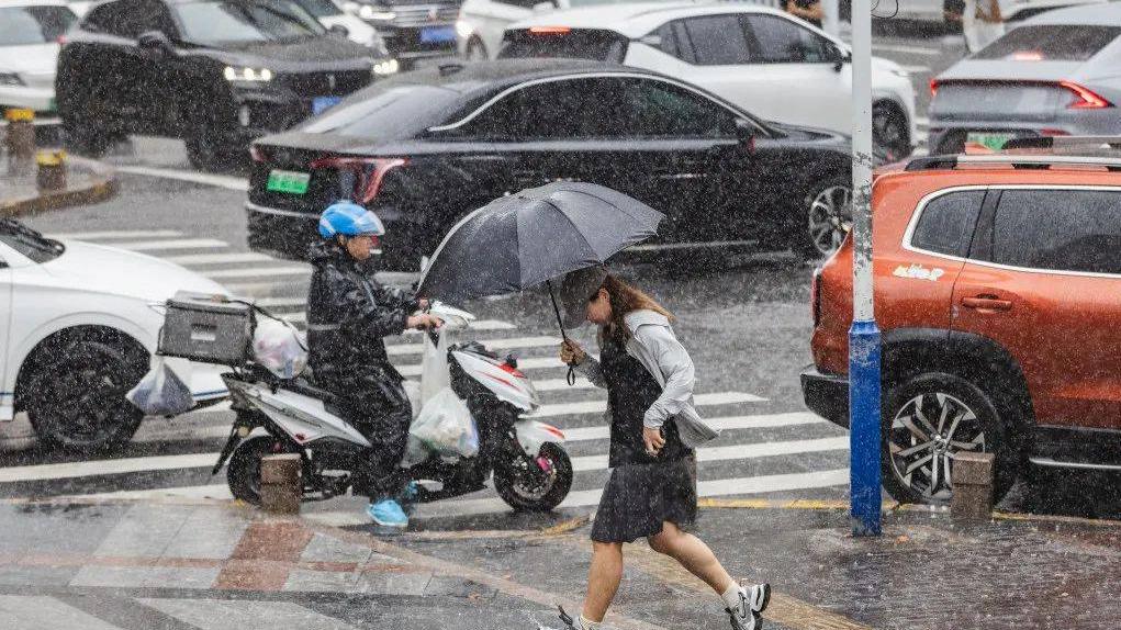 强冷空气持续影响！明起大范围雨雪来袭，降温将直抵华南  第1张