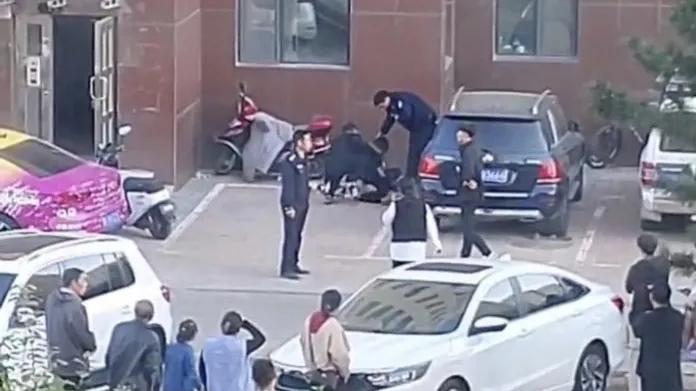 百萬粉絲女博主墜樓身亡，其男友被拘留