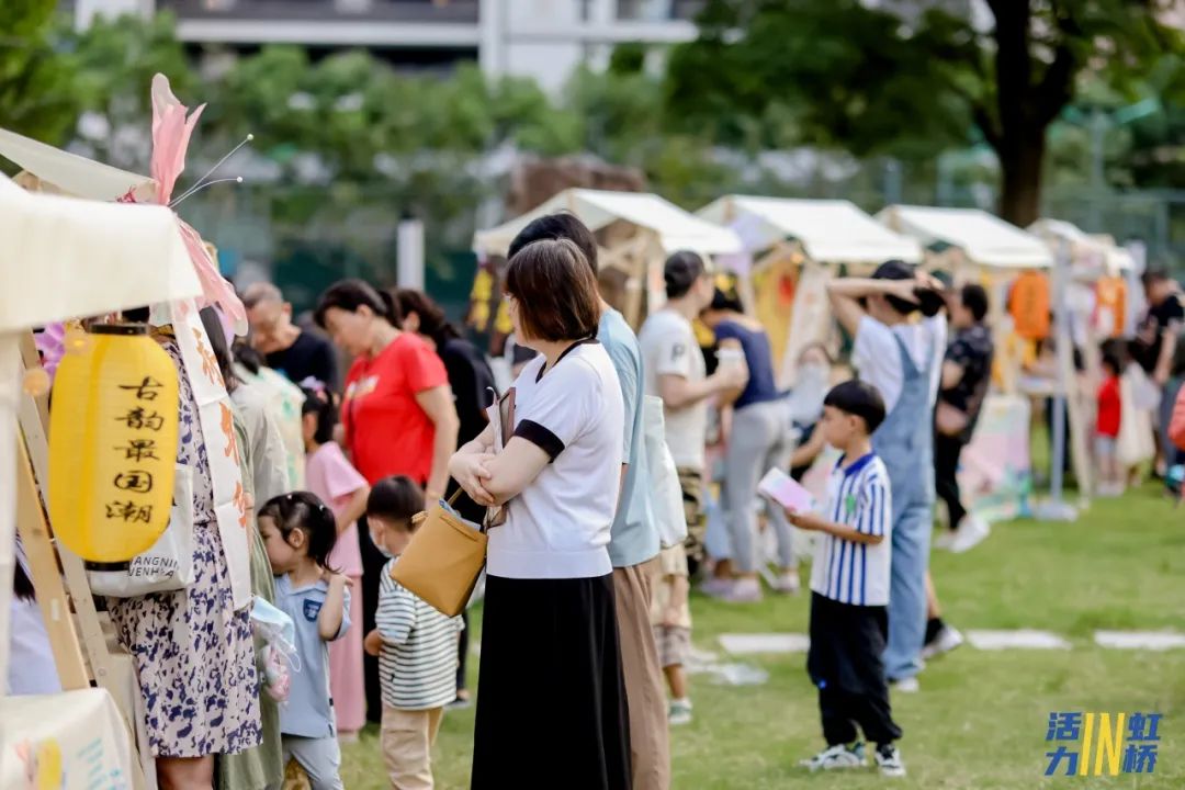 汇聚艺术、科普与非遗元素，上海黄金城道的草坪集市超潮  第8张