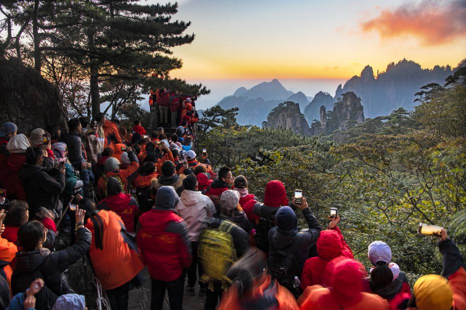 国庆七天假期落幕，黄山风景区迎客19.2万人