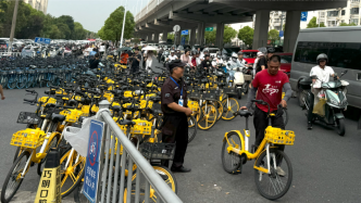 非機動車“圍城”（上）｜“當五千多輛車涌向一個地鐵站”，記者走訪發現……