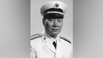 原济南军区副司令员兼北海舰队司令员马辛春逝世，曾率“郑和”舰首访夏威夷