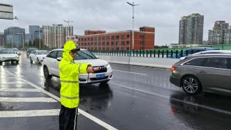 上海今日早高峰道路通行总体平稳，涉及台风类警情有所上升