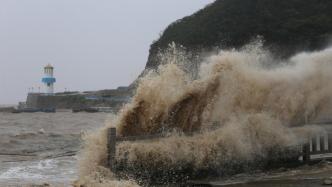 台风“康妮”预计中午前后登陆或紧擦浙江沿海，该省已转移28.2万人