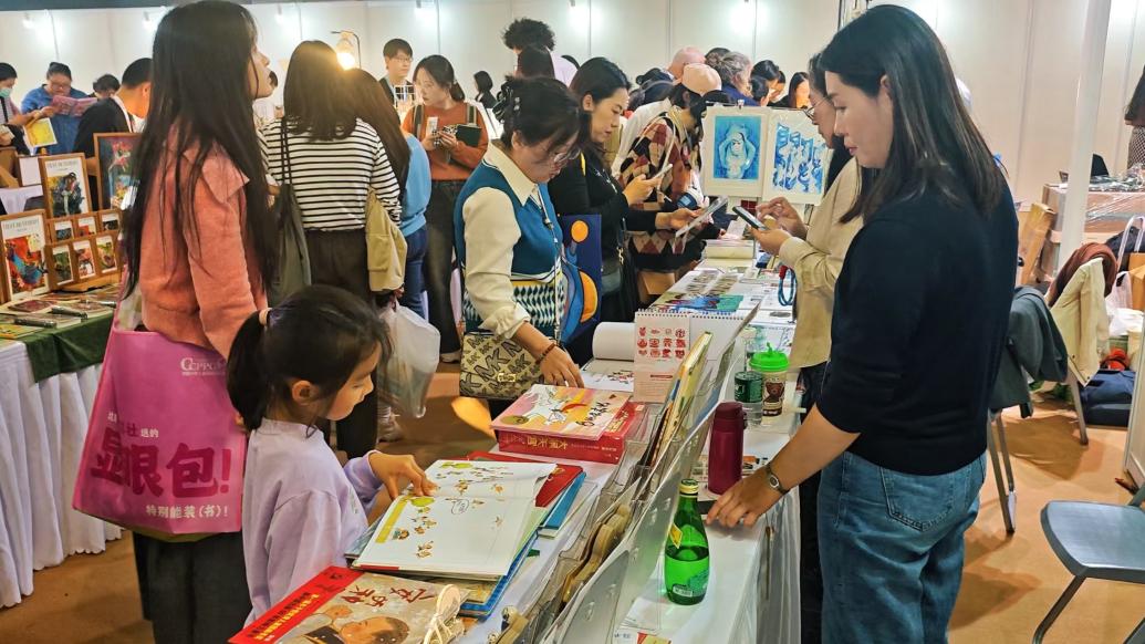 不止家长带娃逛展，听听大学生、插画师逛童书展的理由