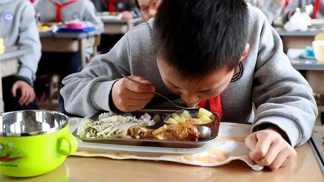 教育部：每学期面向师生和家长开展一次食品安全满意度测评