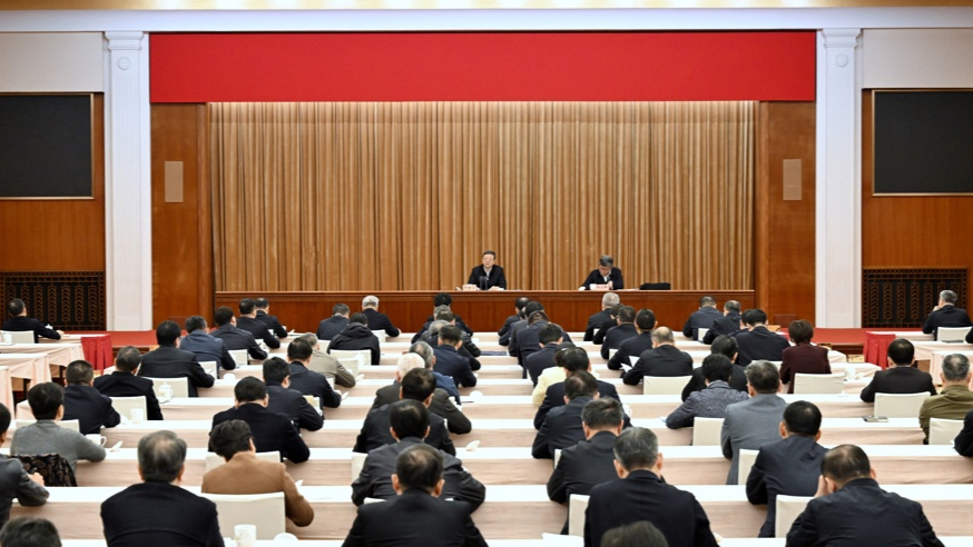 上海市委中心组学习会专题学习区域协调发展，推动长三角一体化发展走深走实