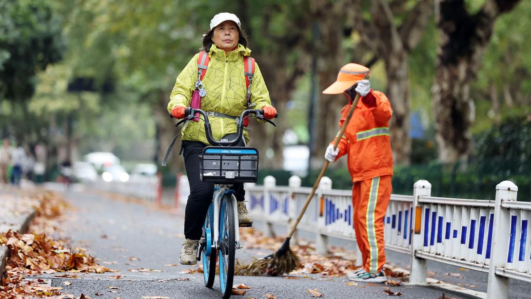 寒潮蓝色预警继续发布，我国大部地区气温将先后降6至10℃