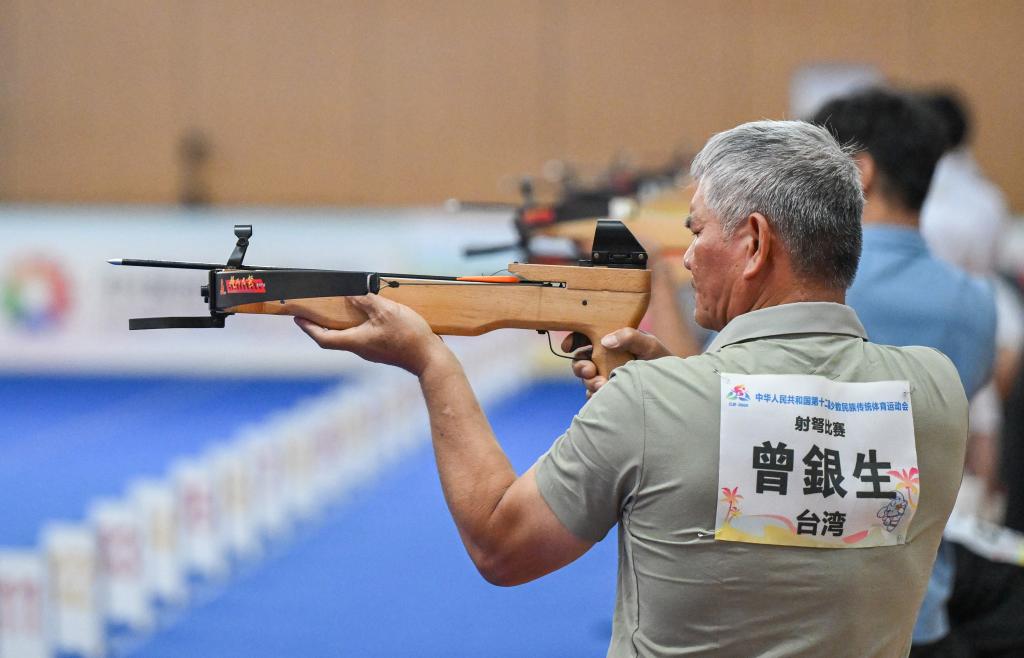 这支射弩队，刚学会就上场  第1张