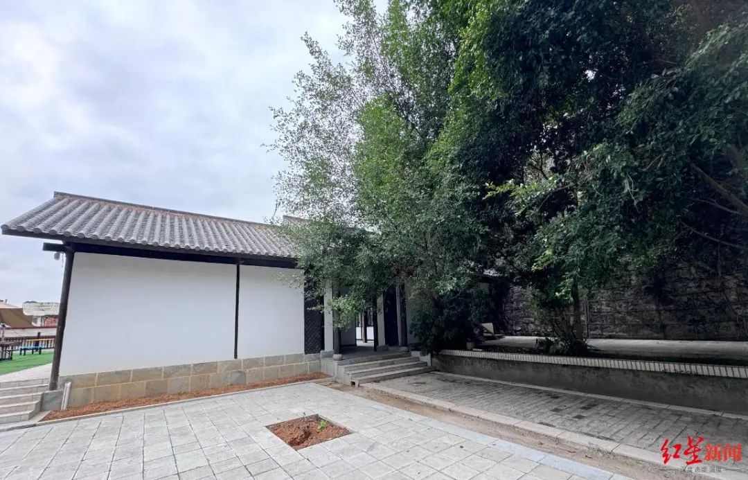 富宁吐槽“有钱修草堂没钱建宿舍”学生已返校，教体局：学校需反思  第2张