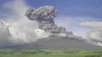 菲律賓中部坎拉翁火山噴發(fā)