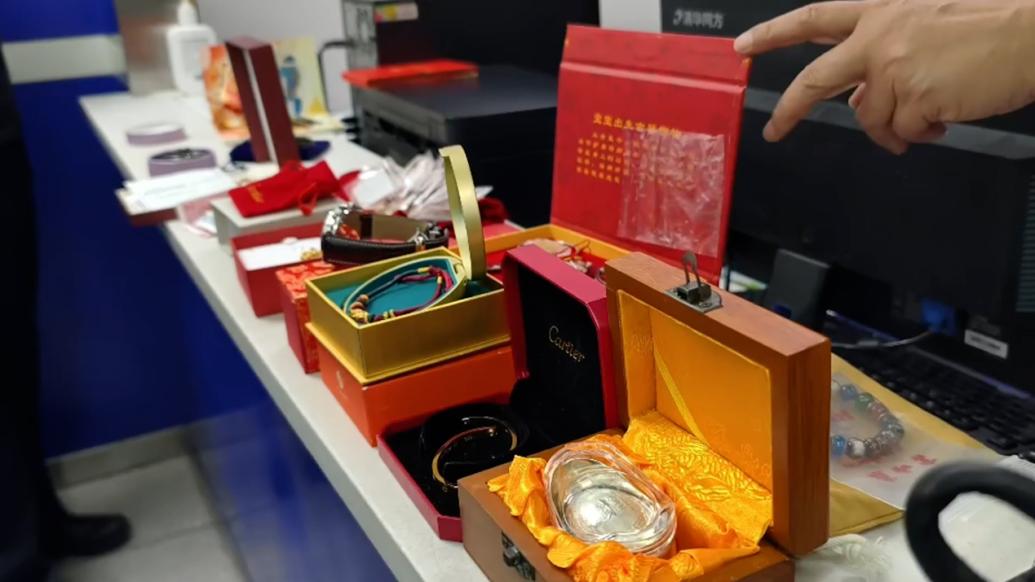 旅客背包遺落被找回,金銀器完好無(wú)損