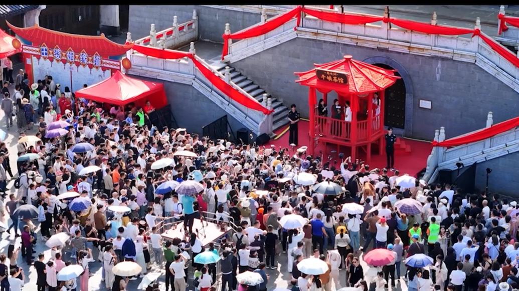 “紅了真的沒什么意思”，開封王婆說景區(qū)漲工資太高我還不要