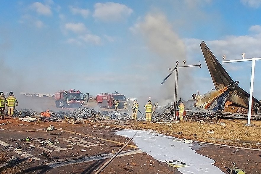 韩国消防：除2人获救外，预计客机起火事故其余人员全部遇难