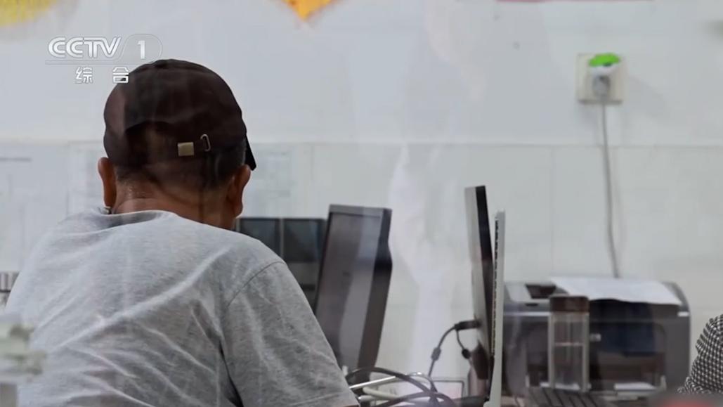 男子被车撞了没检查6天后突然去世，该谁担责？