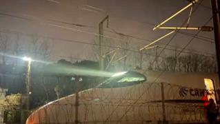 動車因撞鳥臨停致9趟列車晚點，鐵路南京站致歉