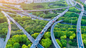 新華時評：經(jīng)濟答卷傳遞高質(zhì)量發(fā)展信心與底氣