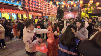 大年初五“迎財神”，上海城隍廟人氣旺