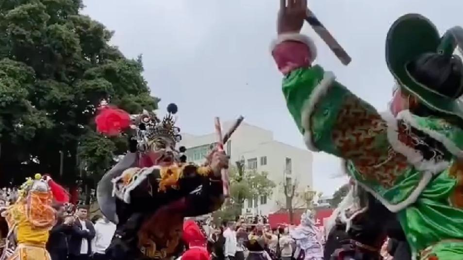 潮汕英歌舞幼兒園特別代表隊出場,網友:這就是傳承!