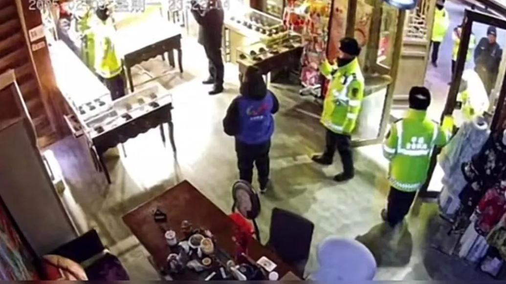 山西大同古城街道就“破門亮燈”致歉:對(duì)城市形象造成極大的負(fù)面影響